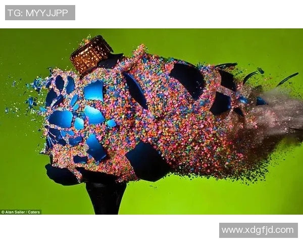 水下奇观足球球星英姿尽显速度与力量的震撼瞬间